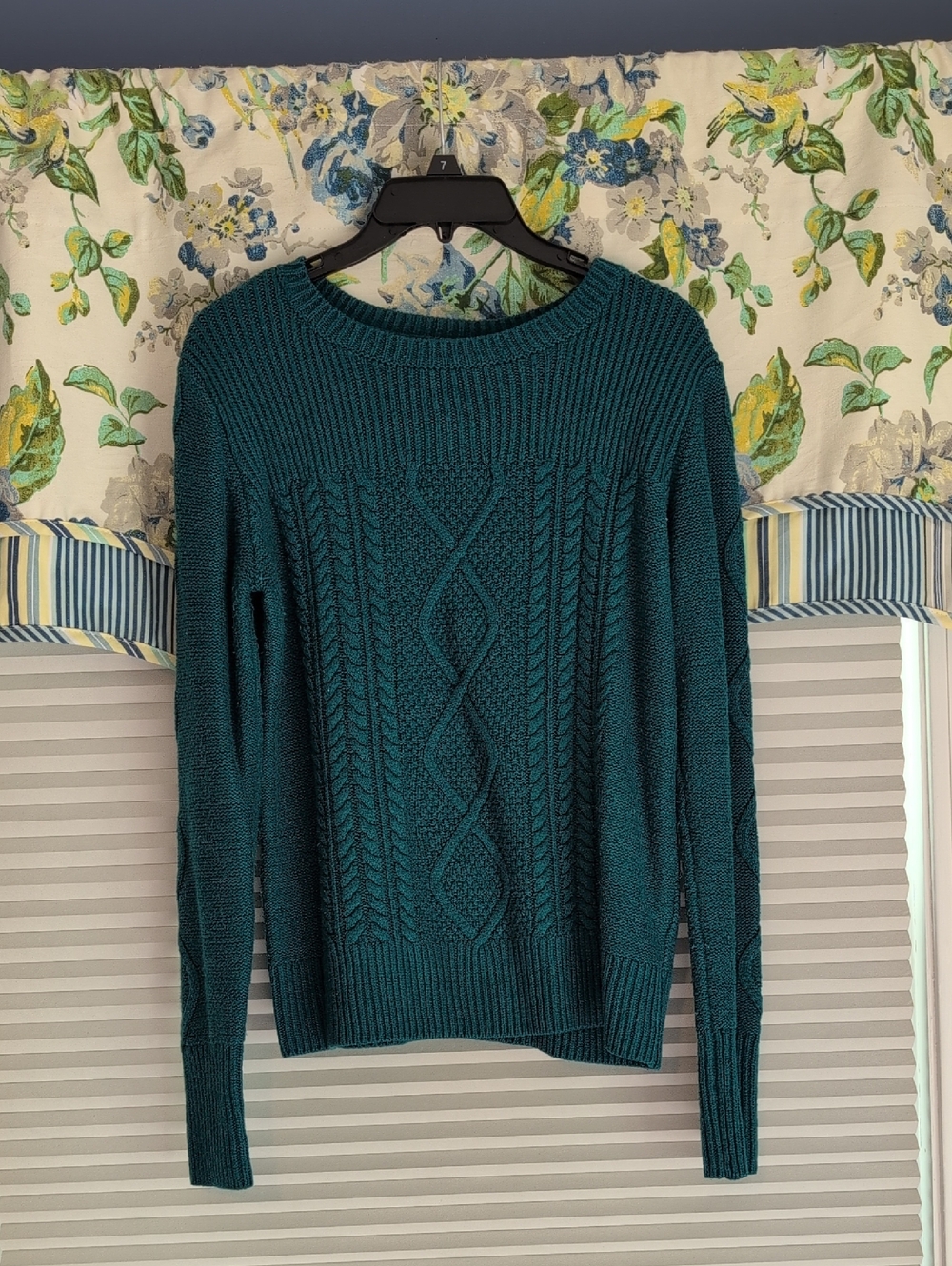 Women's Sweater Size Medium